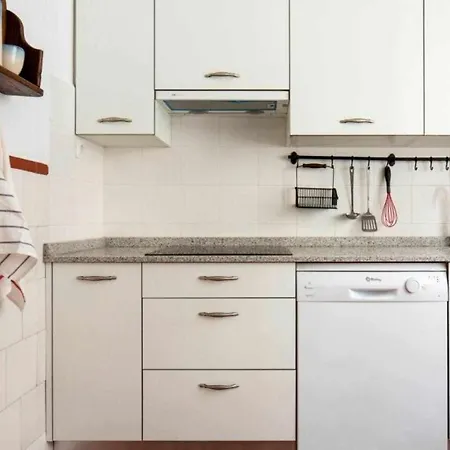 Kuia En Gran Bilbao Con Vistas A Un Parque *