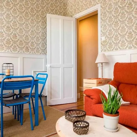 Kuia En Gran Bilbao Con Vistas A Un Parque