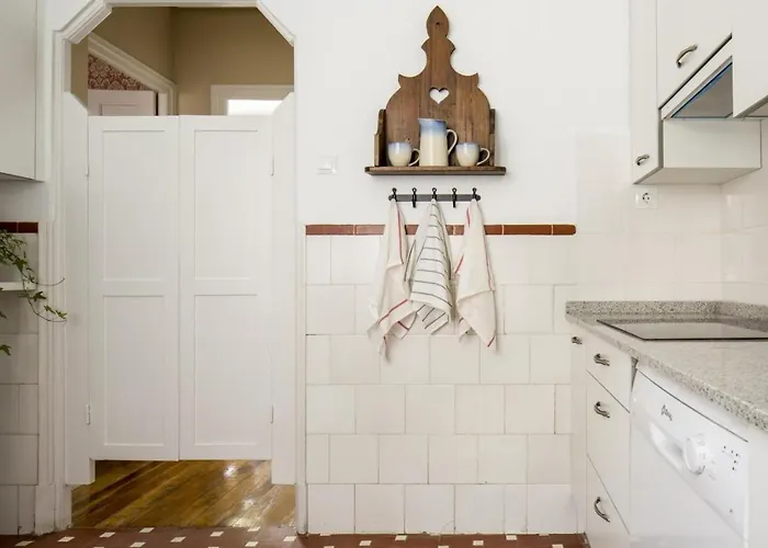 Kuia En Gran Bilbao Con Vistas A Un Parque *