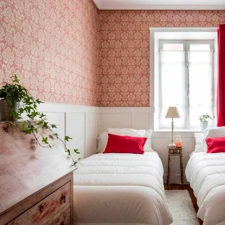 Kuia En Gran Bilbao Con Vistas A Un Parque Basauri